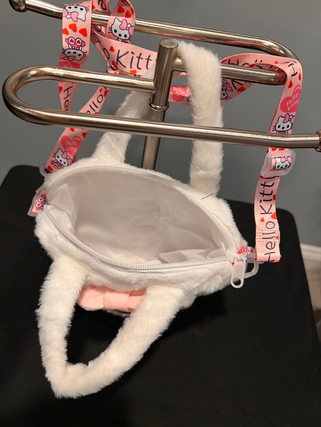 Hello Kitty Face Handbag Purse